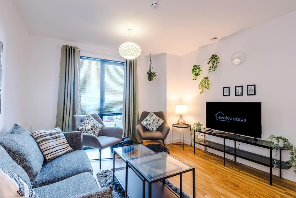 Sleeps 6, Stylish Apartment, Perfect For Groups, Long Term Disc * Liverpool