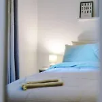 Sleeps 6, Stylish Apartment, Perfect For Groups, Long Term Disc